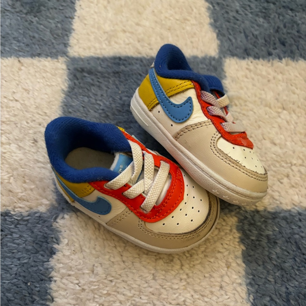 Crib Nikes size 2C